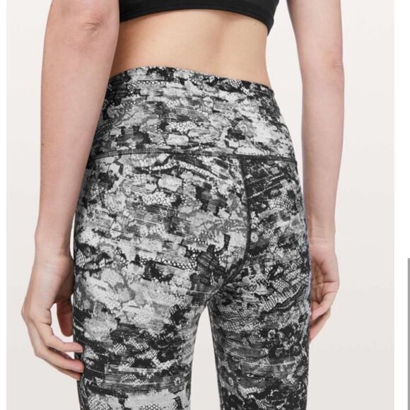 Lululemon Wunder Under High Rise Cropped Legging Masked Lace Starlight Black - Picture 4 of 13